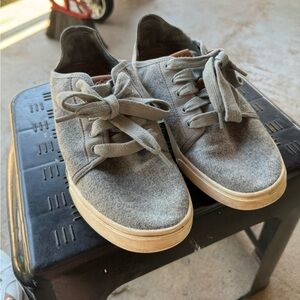 Olukai shoes worn for work very good condition size 8